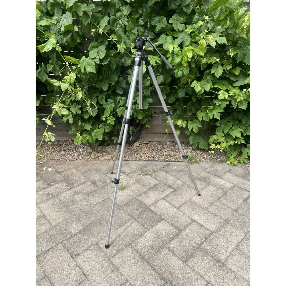 Manfrotto 700RC2 Head Manfrotto 3011N‎ Aluminum Tripod Legs